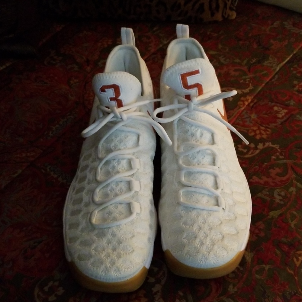 KD  Texas  Limited edition NEW Never worn
